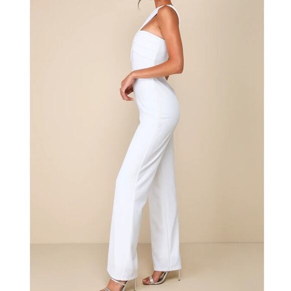 Lulus NWOT Devoted To Fun Ivory White One-Shoulder Sleeveless Jumpsuit Medium - Picture 2 of 10